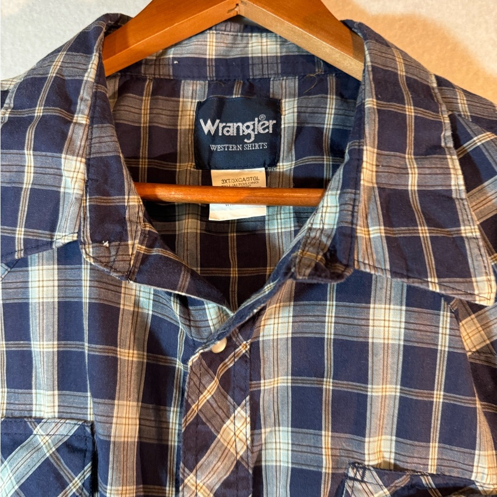 Wrangler 3XLT pearl buttons short sleeve.